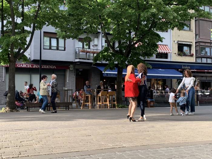 Dantzan jarraituko dute herritarrek asteburu honetan ere