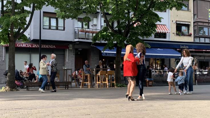 Dantzan jarraituko dute herritarrek asteburu honetan ere
