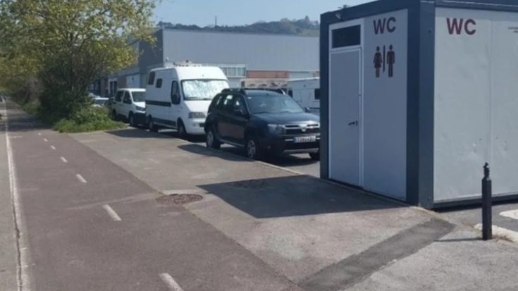 Komun publikoen inguruan Udal Gobernuaren konpromiso eza salatu eta irtenbide iraunkorrak proposatu ditugu