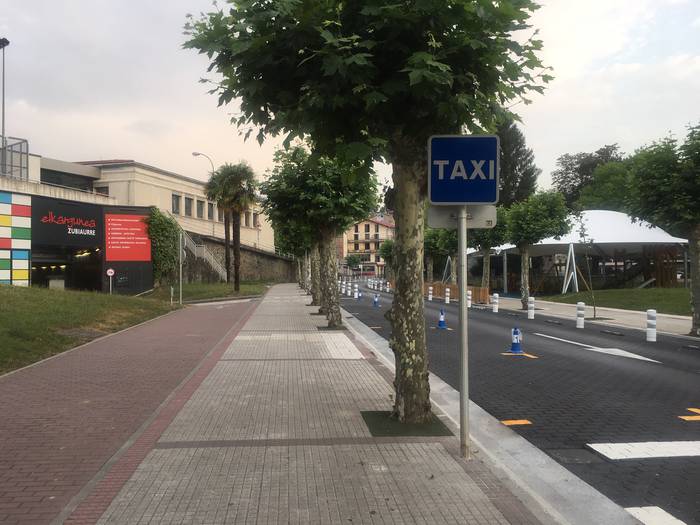 Azkoitiko taxi geltokia Xabier Munibe kalera aldatuko dute astelehenean