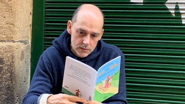 'Ardi eta Behi, abenturak ziztu bizian' komiki liburua plazaratu du Mikel Valverde Orioko bizilagunak