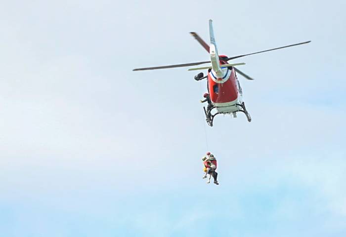 Emakume bat erreskatatu dute Talaimendi azpitik helikopteroz