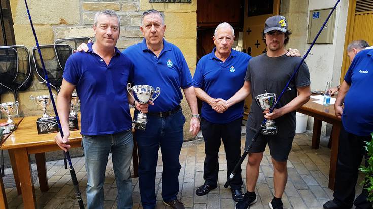 Aitona Perikok irabazi du Kabra eta dontzeilen lehiaketa