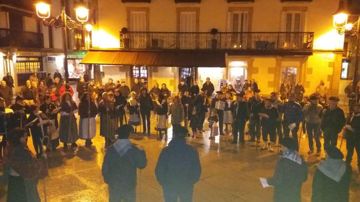 Herriko taldeak kantuan aterako dira Santa Ageda bezperan