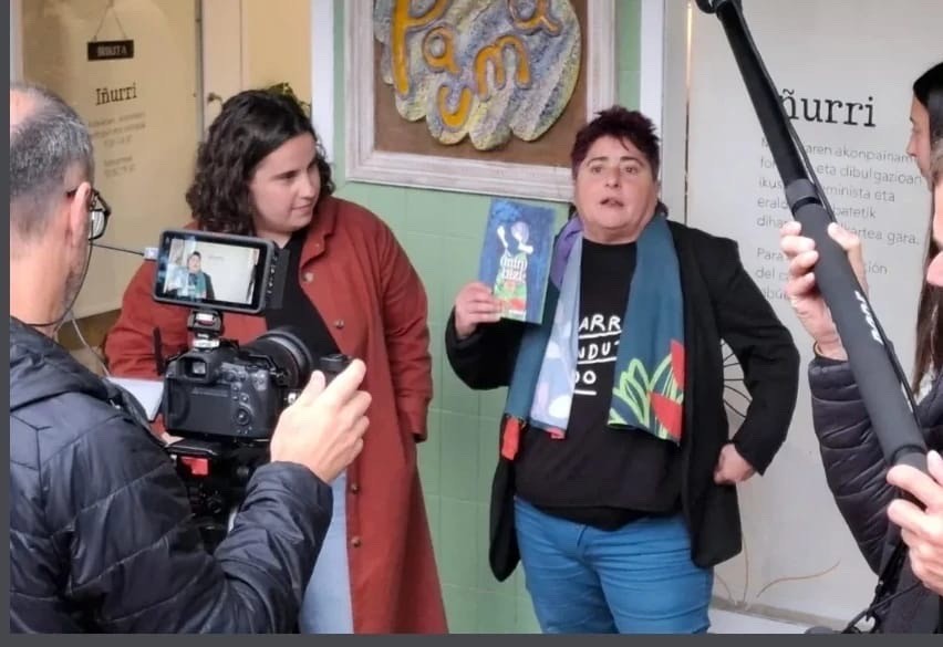 Elena Guinea: "Esperientzia errealak jaso ditut, benetakoak eta naturalizatuak, taburik gabe"