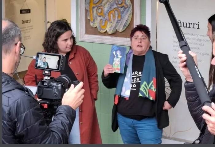 Elena Guinea: "Esperientzia errealak jaso ditut, benetakoak eta naturalizatuak, taburik gabe"