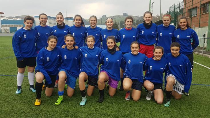 Gipuzkoako Futbol Selekzioarekin entrenatu zuten asteartean Eire Salegik eta Ane Errazkinek