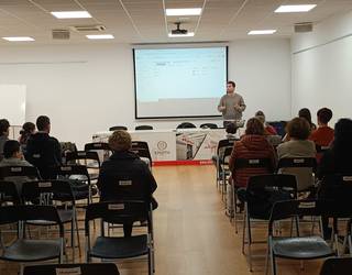 Zibersegurtasunaren inguruko hitzaldia eman zuten atzo