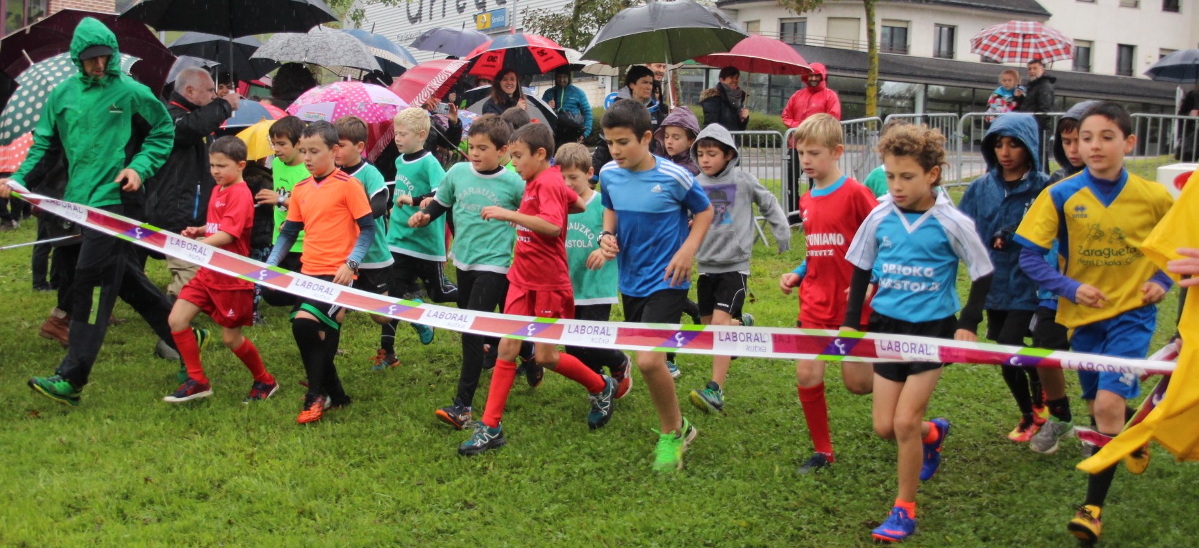 Haurren eta gaztetxoen artean atletismoa ezagutarazteko saioak abiatuko dituzte urrian