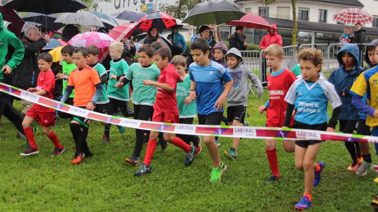 Haurren eta gaztetxoen artean atletismoa ezagutarazteko saioak abiatuko dituzte urrian