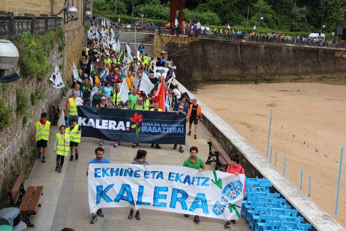Argazki galeria: Kalera Martxak eskualdea zeharkatu du egunotan