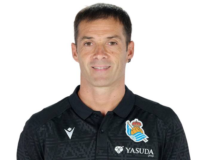 Mikel Labakak Alguacilekin batera utziko du Realaren lehen taldea sasoi honen amaieran