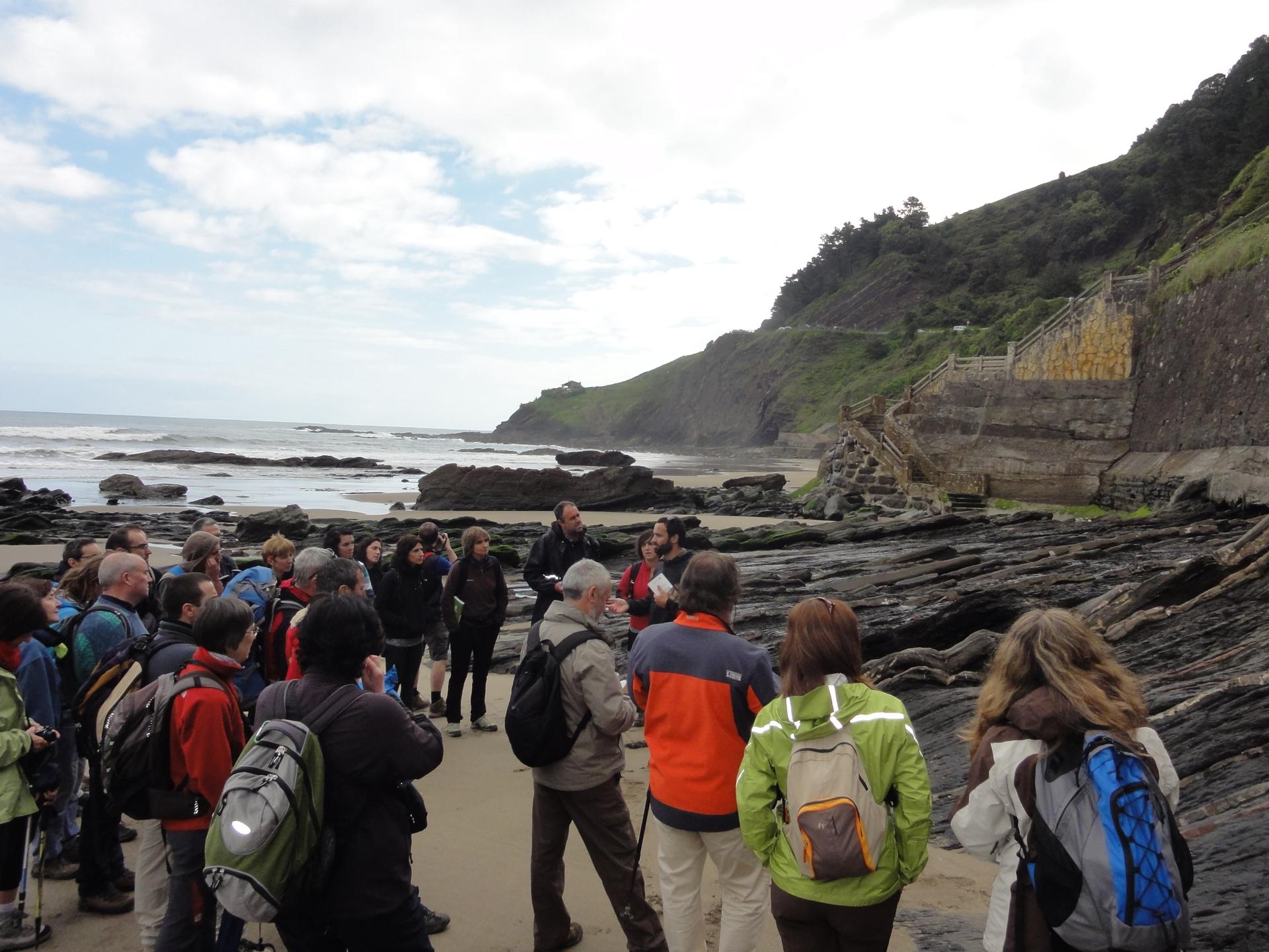 Bisita gidatu eskaintza betea udazkenerako, Euskal Kostaldeko Geoparkean 