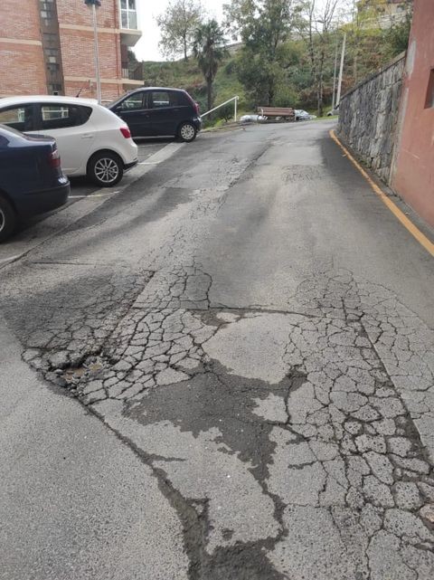 Kejie ta desditxie: "Floreagan errepidea egoera txarrean"