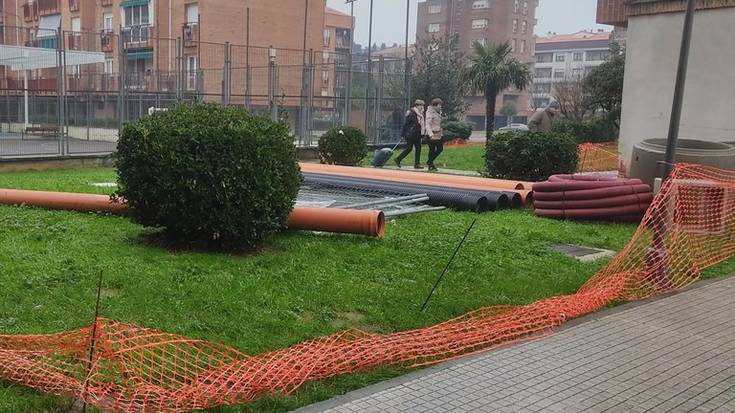 Aita Mari eta Alai auzuneak elkartzen dituen eremua berrurbanizatzeko lanei ekin diete