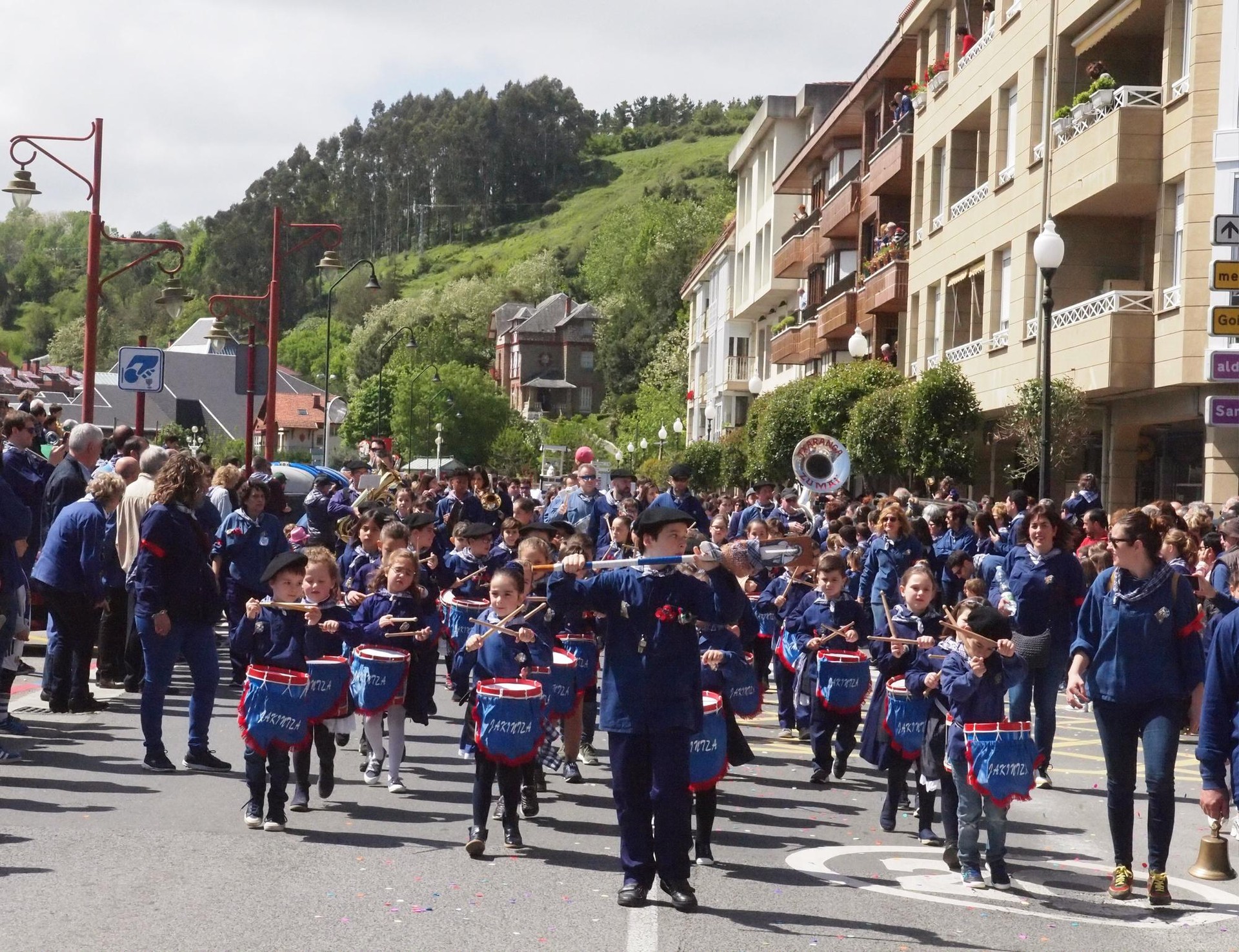 Larunbatean egingo dute santelmotako haurren danborradako lehen entsegua