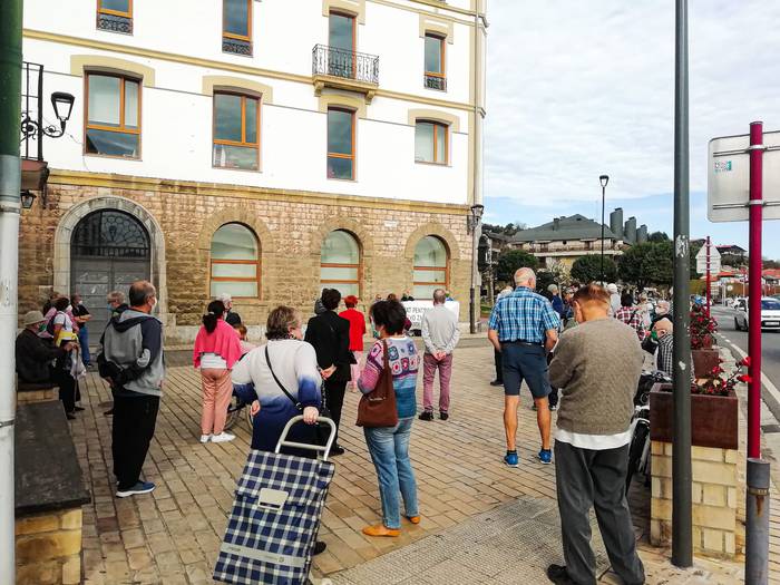 Pentsio publikoen eta kalitatezko osasungintzaren alde elkartu dira