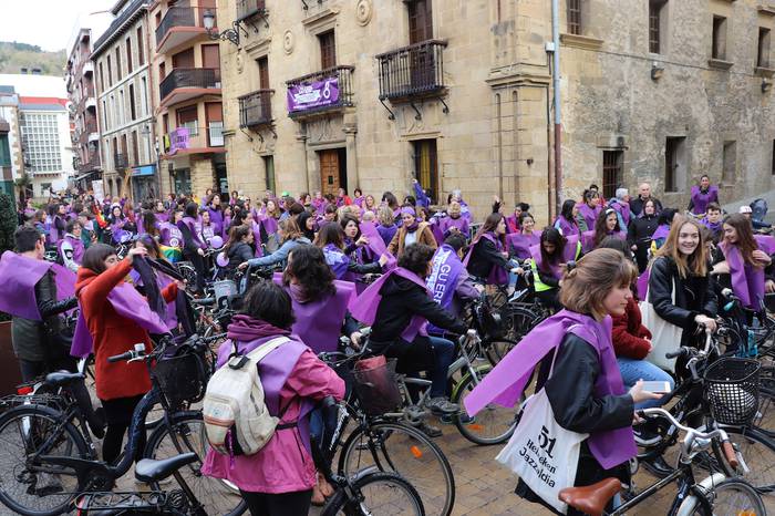 "Pauso bat aurrera eman da"