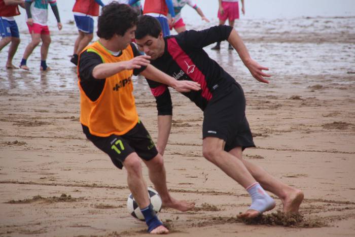 Helduen plaieroak jokatuko dituzte igandean, Zarautzen