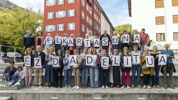 Donostiako Kaleko Afari Solidarioak ekimenari babesa adierazi dio Elkar-ekinek