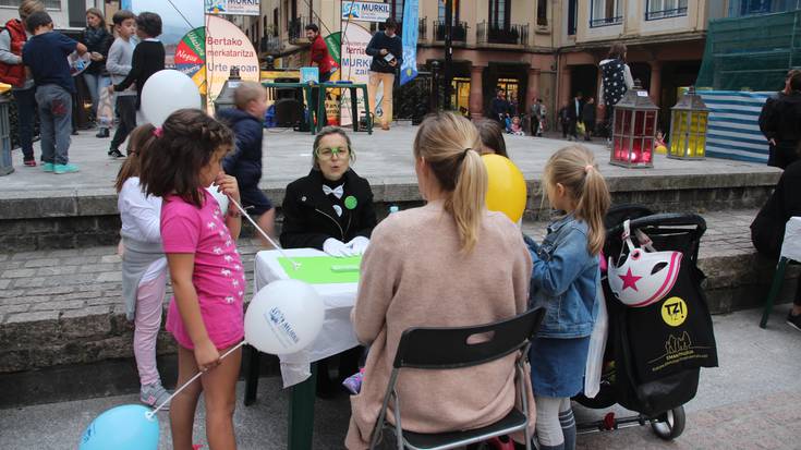 Merkataritza astea ospatuko du Murkilek