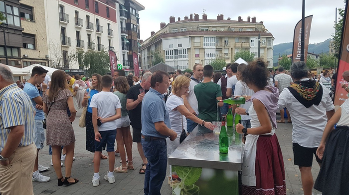Ostiralean amaituko da Euskal Jai egunean lan egiteko izena emateko epea