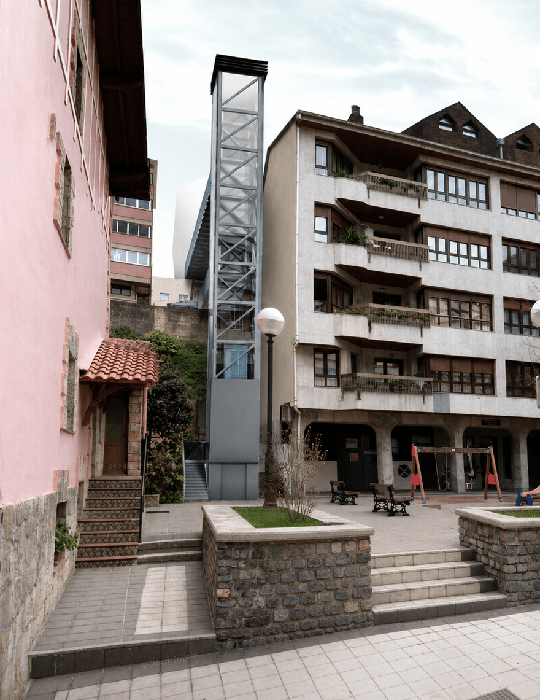 Balentziaga kaleko igogailuaren exekuzio proiektua idazteko lizitazioa kaleratu du Getariako Udalak