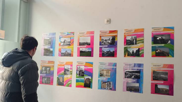 'Zumaia lehen eta orain' erakusketa zabaldu dute Alondegiko sarreran