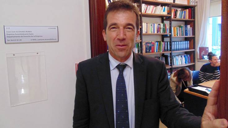 "COVIDaz Eusko Legebiltzarra prestatzen ari den legeak ez digu emango orain ditugunak baino eskumen bakar bat gehiago"