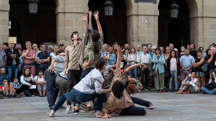Dantzaz Konpainiak 'Basoa' emanaldia eskainiko du arratsaldean