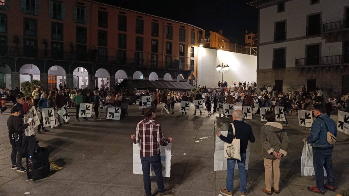 Bihar egingo dute presoen eskubideen aldeko azaroko elkarretaratzea