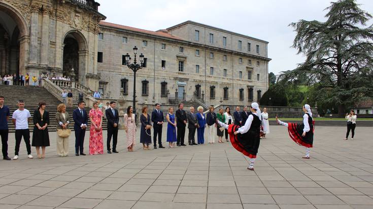 Konplexuak alde batera uzteko garaia da
