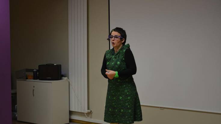 Bea Egizabalek barrez bete du Emakumeen Jaialdia