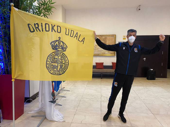 Imanol, Orioko banderarekin Sevillan