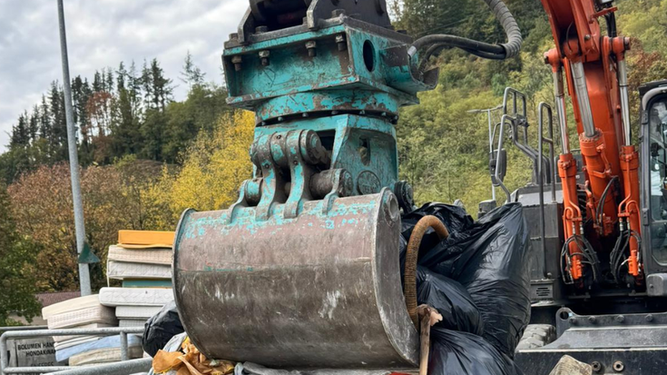 Tona bat zabor atera dute Urola eta Ibaieder ibaietatik