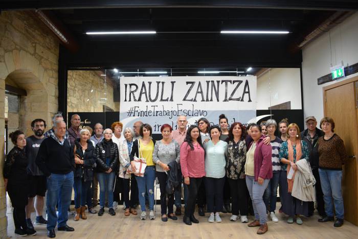 Gutuna: Nagusien zaintza txaloen ostean