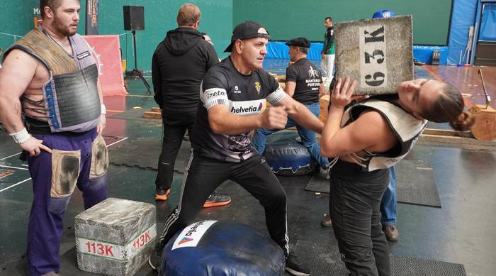 Eskualdeko harri jasotzaileek eta aizkolariek Kirol Herri txapelketako finala jokatuko dute bihar