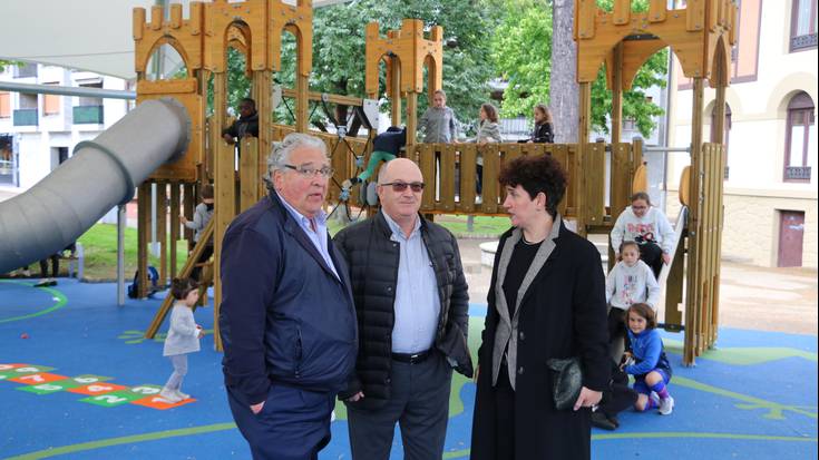 Udalak umeentzako jolasgune estalia inauguratu du