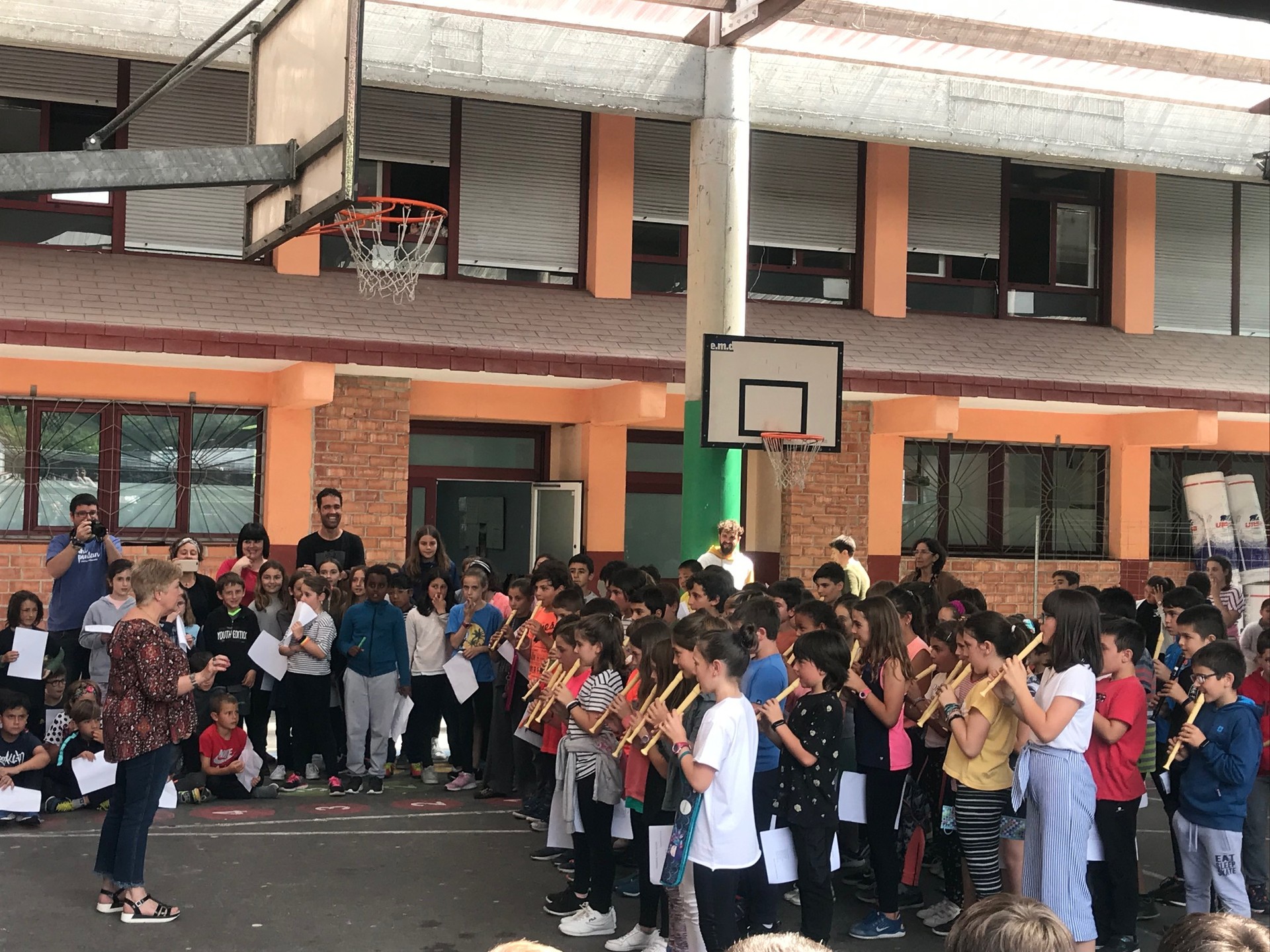 ANDEREÑO BELENI AGUR HUNKIGARRIA EGIN DIOTE IKASLEEK