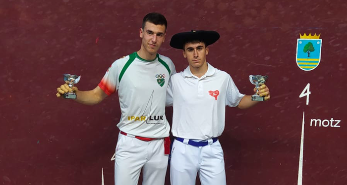 Aritz Olaizola Gipuzkoako Txapeldun, jubenil bigarren mailako lau t'erdian