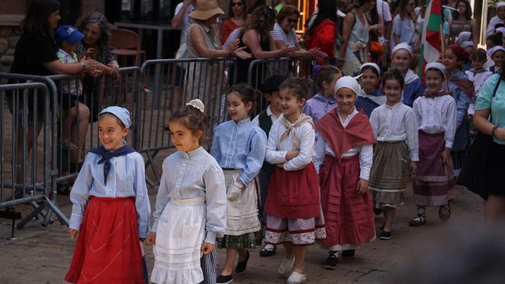 Gozamen eta ilusio aurpegiak nagusi, Jalgiko txikien santamarinetako erakustaldian