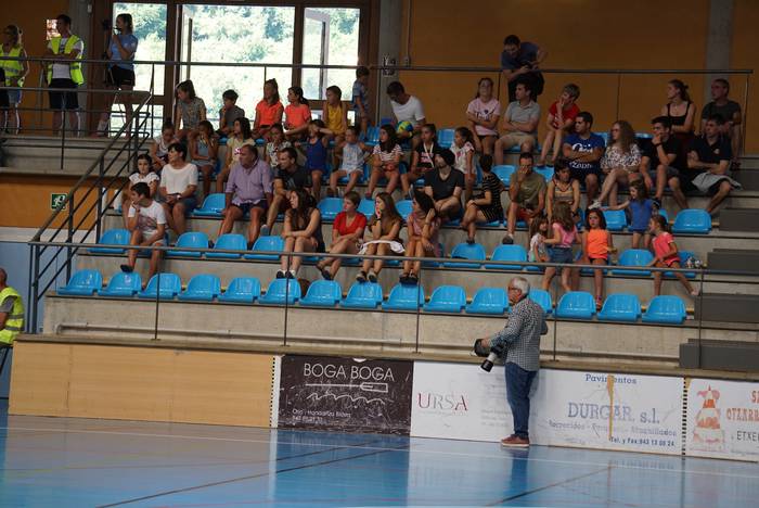 Bidasoa eta Anaitasuna taldeek Karela kiroldegian jokatuko duten partida ikusteko sarrerak salgai daude