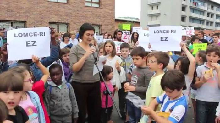 'LOMCEri ez' elkarretaratzea Orioko Herri Ikastolan