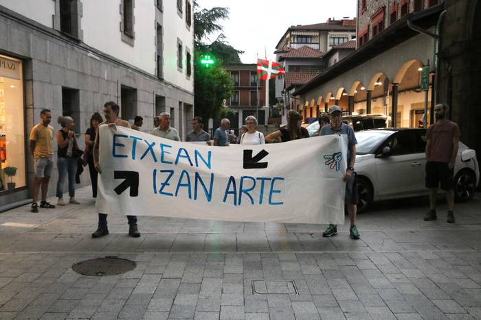 Udan egingo diren mobilizazioetan parte hartzeko deia egin du Azkoitiko Sare Herritarrak