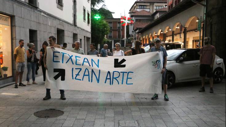 Udan egingo diren mobilizazioetan parte hartzeko deia egin du Azkoitiko Sare Herritarrak