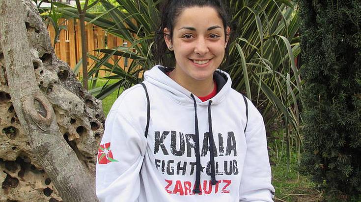 Ainara Torvisco: "Kick boxingean kirol lege handia dago, elkar jo arren"