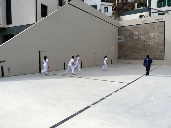 Pala topaketa egingo da bihar goizean