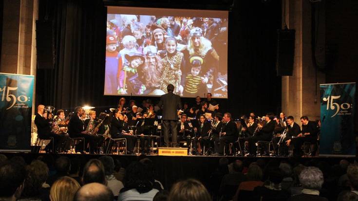 Sanagustin goraino bete da Azpeitiko Udal Musika Bandaren karnabaletako kontzertuan