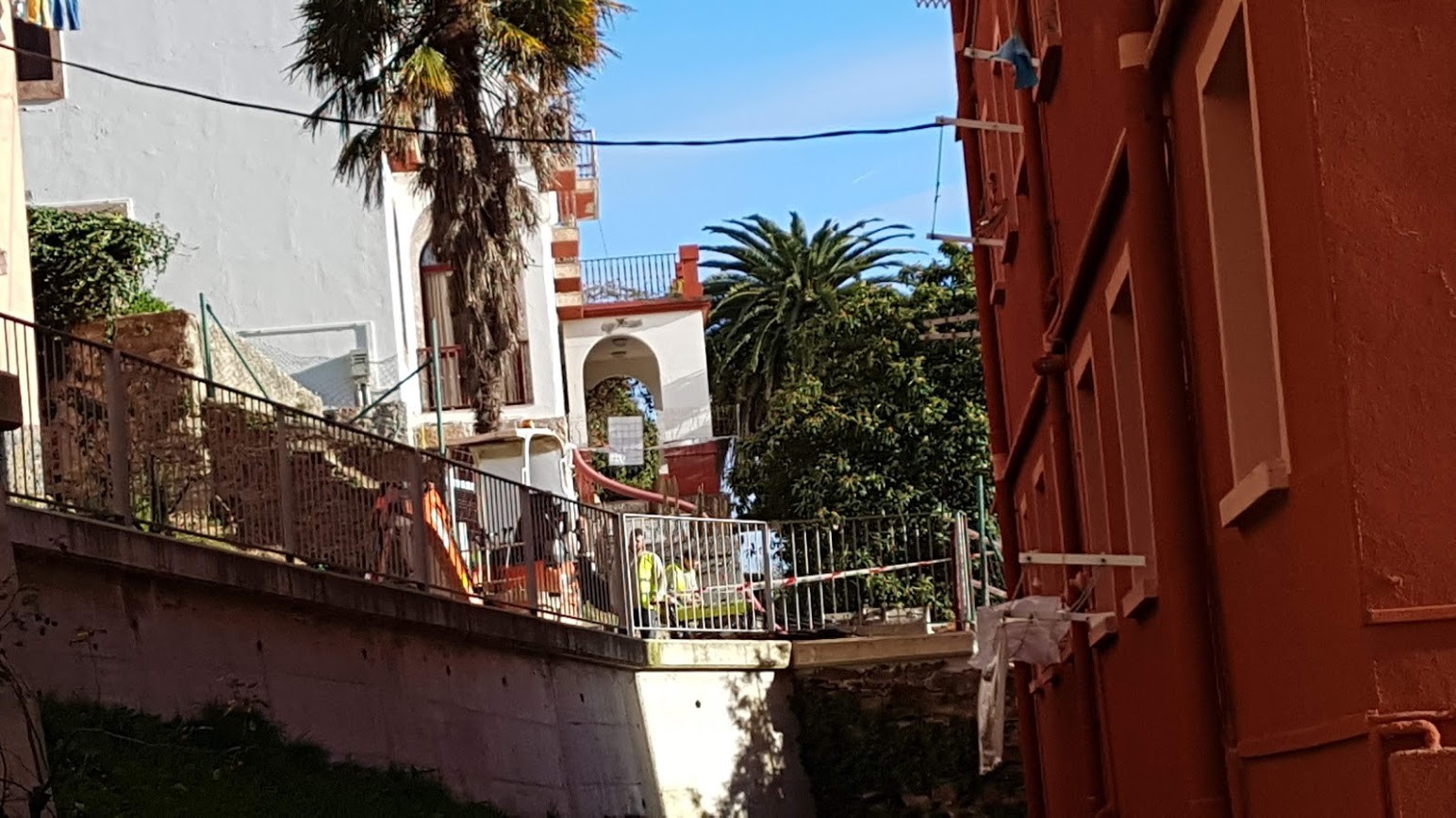 San Jose kalea bi astez itxiko dute igogailuaren obrengatik
