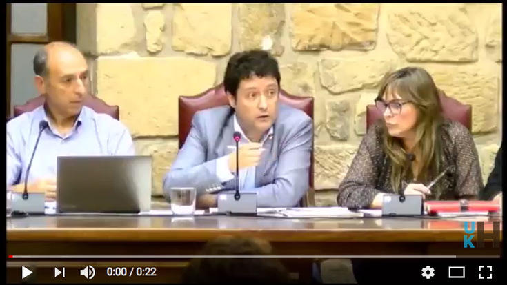 Irabazi Zarautzek zuzenketa eskatu dio alkateari, udalbatzarrean erakutsitako "jarrera matxistagatik"